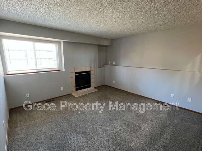 Building Photo - 10030 Umatilla Way