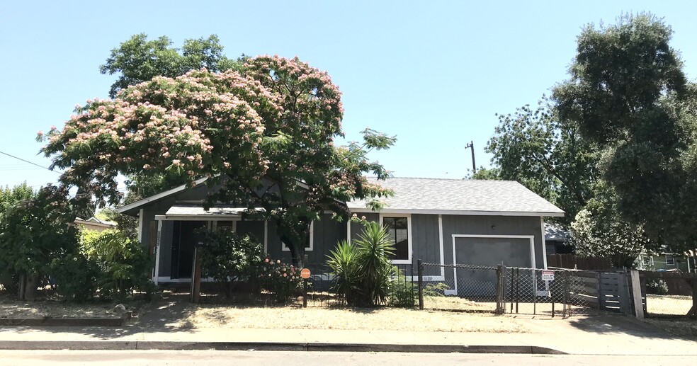 Primary Photo - 3055 Spencer Ave