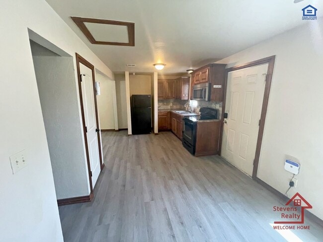 Building Photo - 1604 NW Lindy Ave