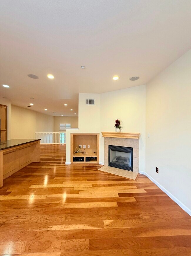 Building Photo - 6353 Byron Ln