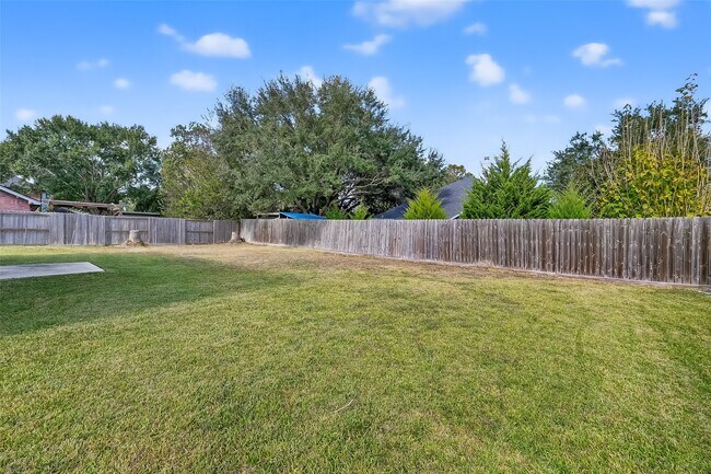 Building Photo - 7115 Renfro Dr