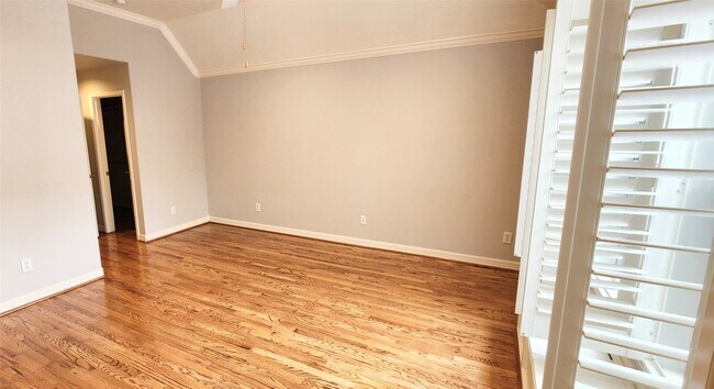 Building Photo - 5005 Gibson St