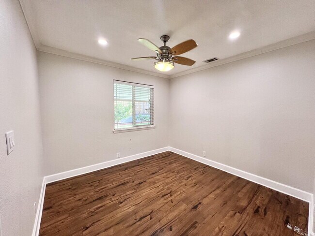 Building Photo - Large Evergreen Home with Solar & Community Pool