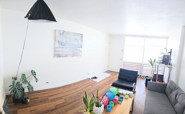 Building Photo - Makiki Punahou Hale Oahua Unfurnished 1 Bedroom 1 Bathroom Condominium