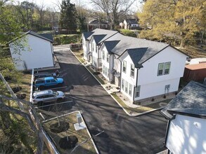 Building Photo - 195 W Lake Ave NW