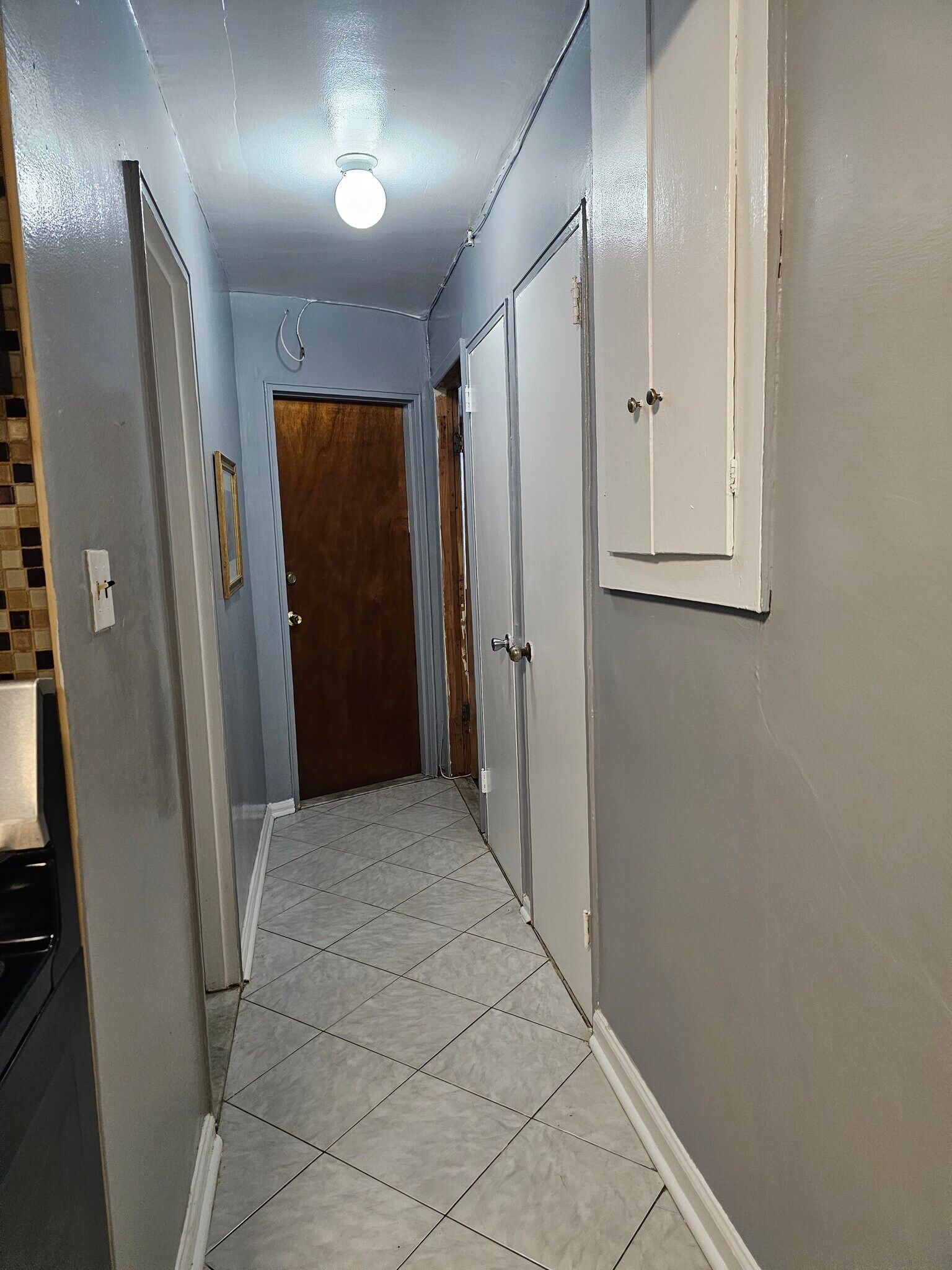 Building Photo - 855 E 55th St