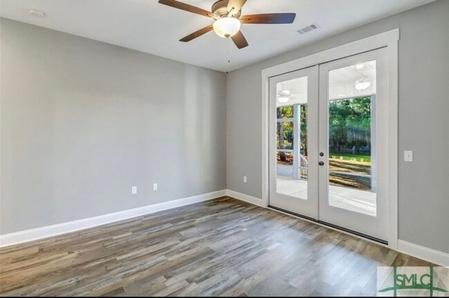 Building Photo - 421 Bear River Dr