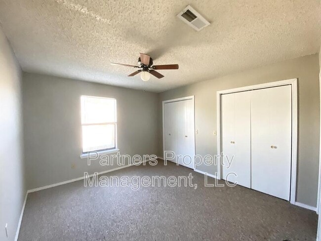Building Photo - 1643 N Dawn Dr