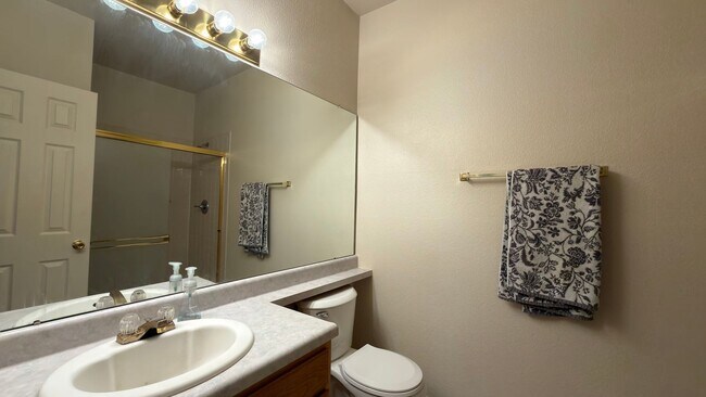 Building Photo - Great Condo in Fort Collins