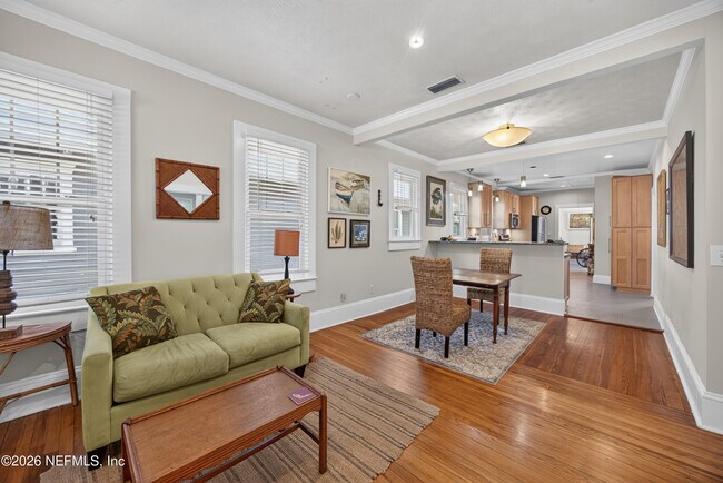 Building Photo - 1555 Belmonte Ave