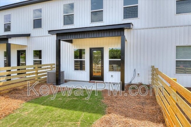 Building Photo - 877 Felix Way