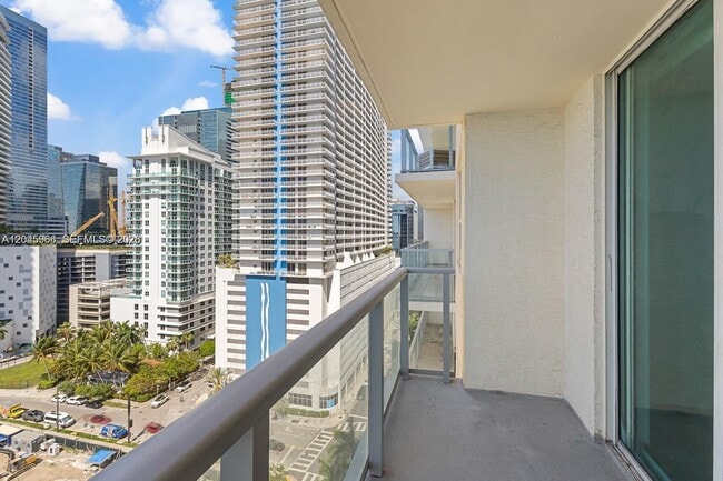 Building Photo - 1155 Brickell Bay Dr