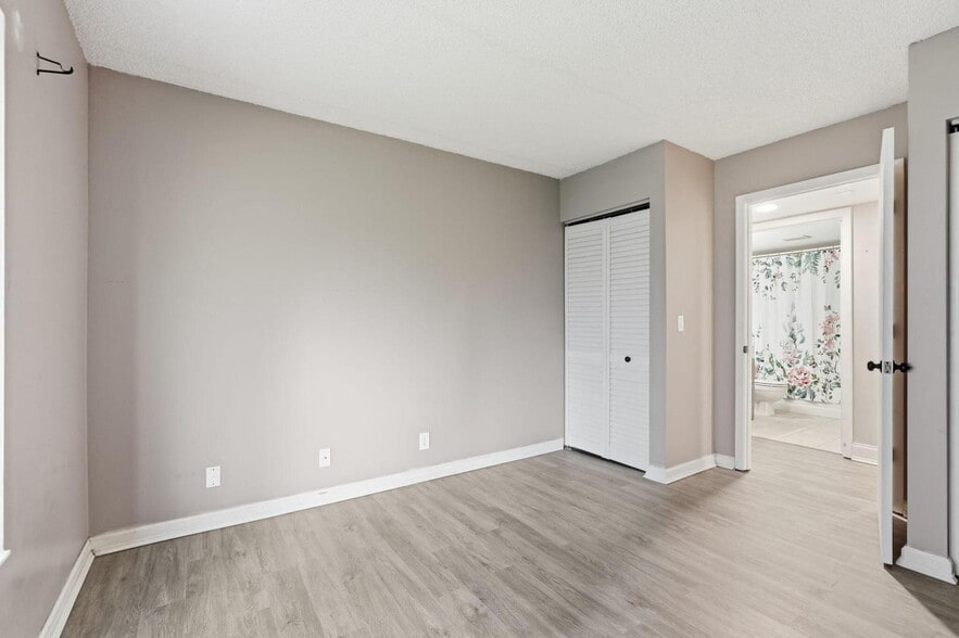 Building Photo - 1104 Green Pine Blvd