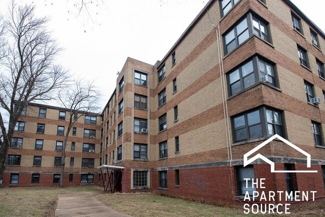 Building Photo - 1360 W Touhy Ave