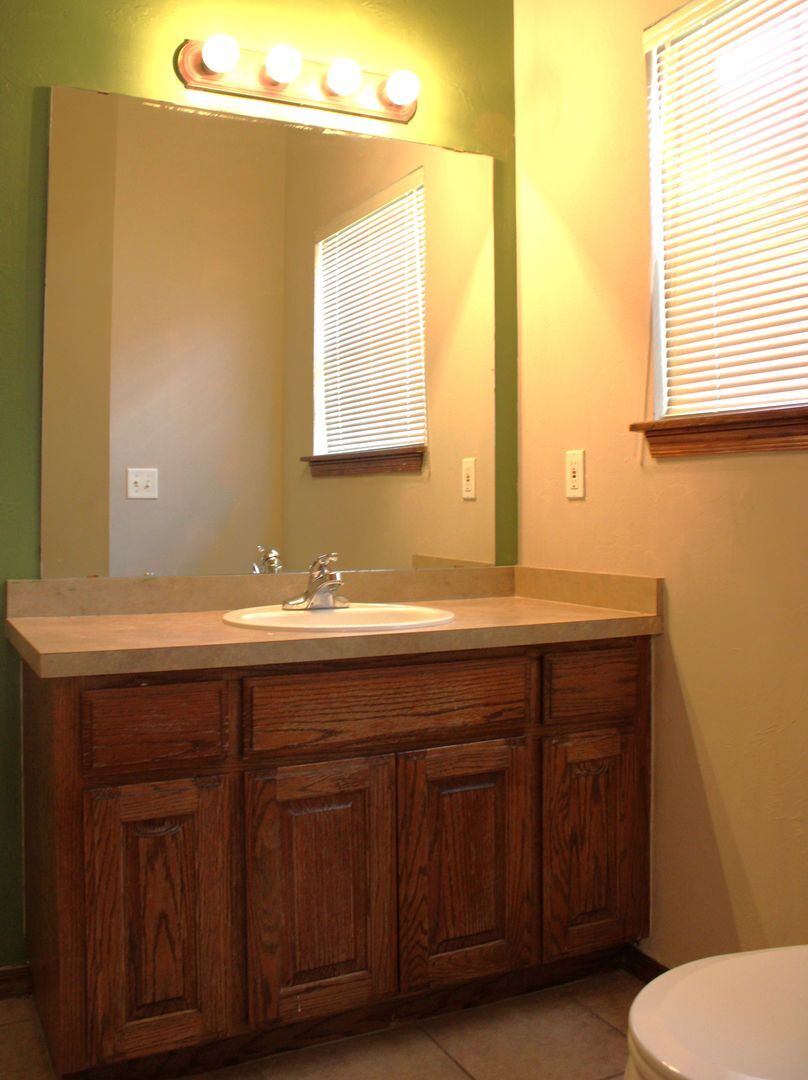 Building Photo - 2720 SE 95th St