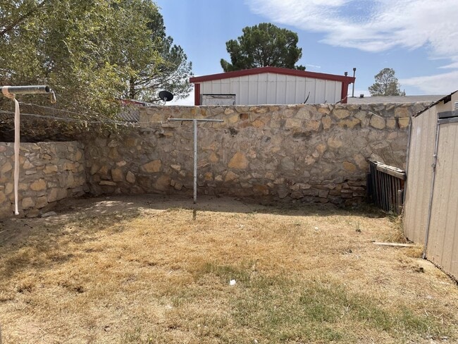 Building Photo - 8154 St Andrew Ln