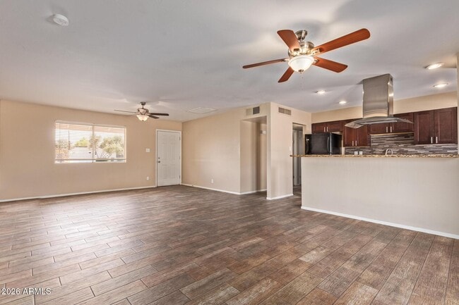 Building Photo - 312 E Hermosa Dr