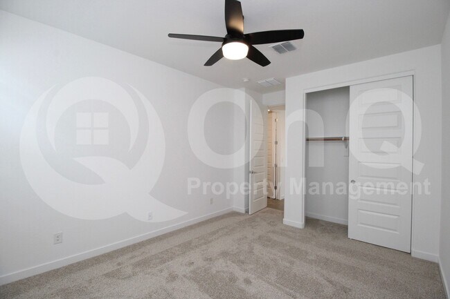 Building Photo - 23097 E Saddle Way