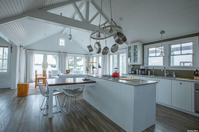 Building Photo - 11 Captree Island