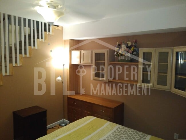 Building Photo - Fantastic Furnished 1 Bedroom Cond