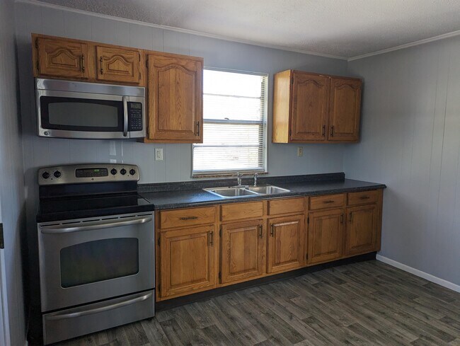 Building Photo - 306 Ceasar St