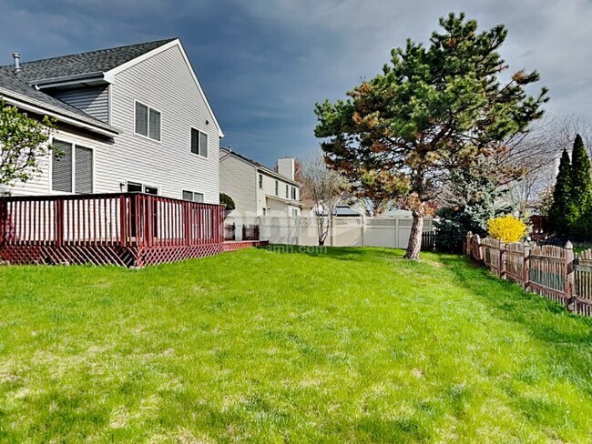 Building Photo - 388 Pheasant Chase Dr