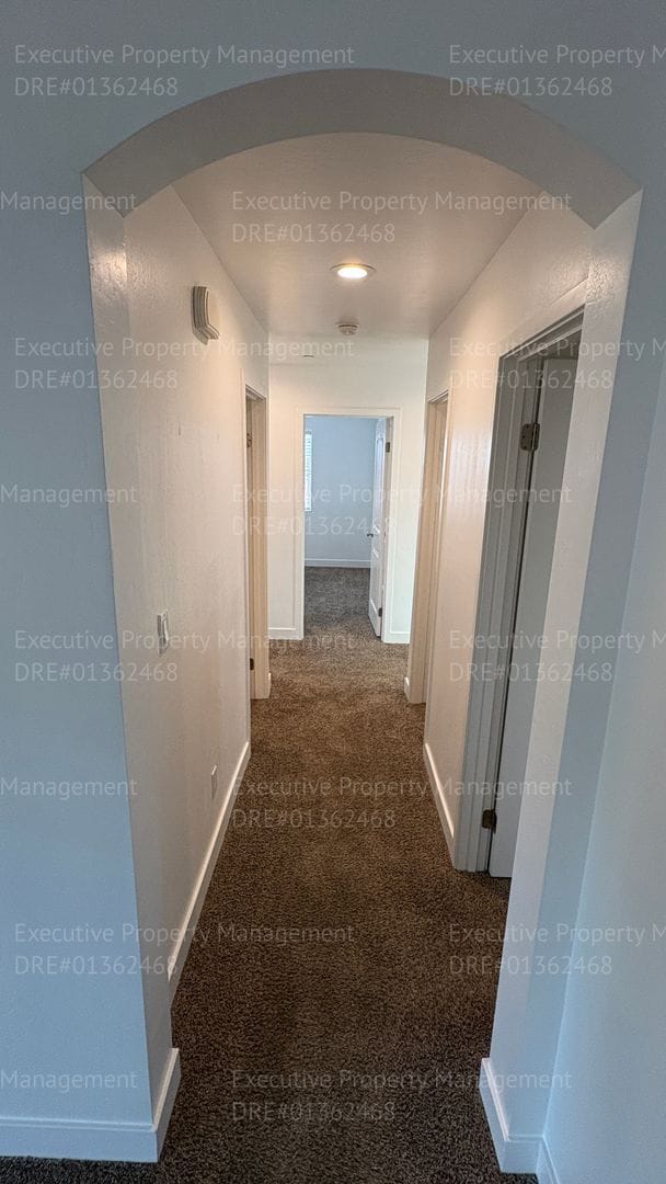 Building Photo - 5 bedroom, 2 bathroom, 3 car garage located near Taft Hwy/ Chevalier Rd