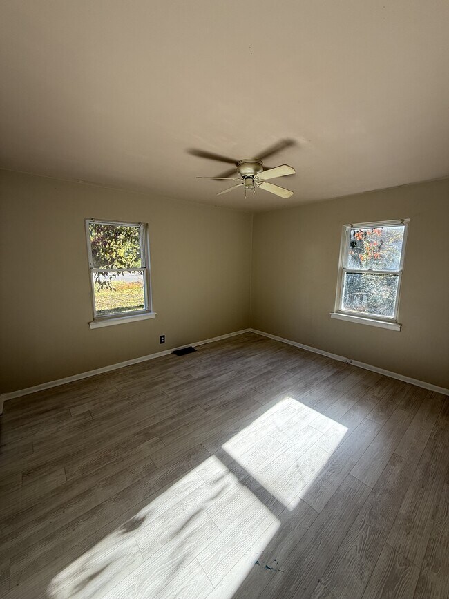 Building Photo - 3654 Yale Ave