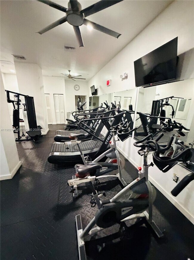 Building Photo - 1330 Ocean Dr