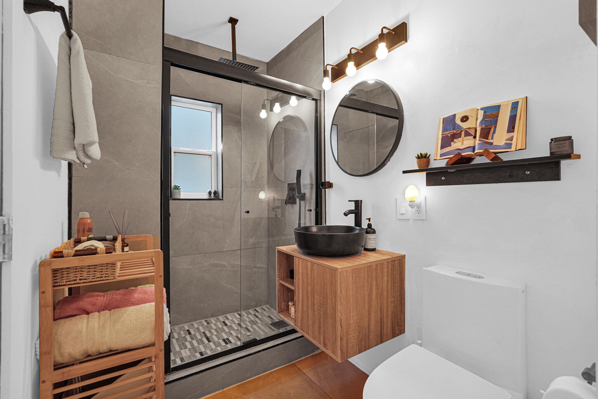 Building Photo - 274 NW 43rd St