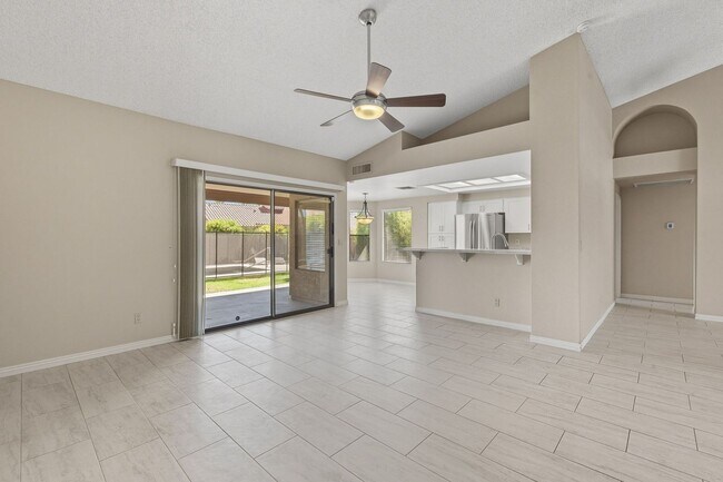 Building Photo - Scottsdale Ranch - Three Bedrooms and POOL!