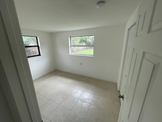Building Photo - 5315 Avery Rd