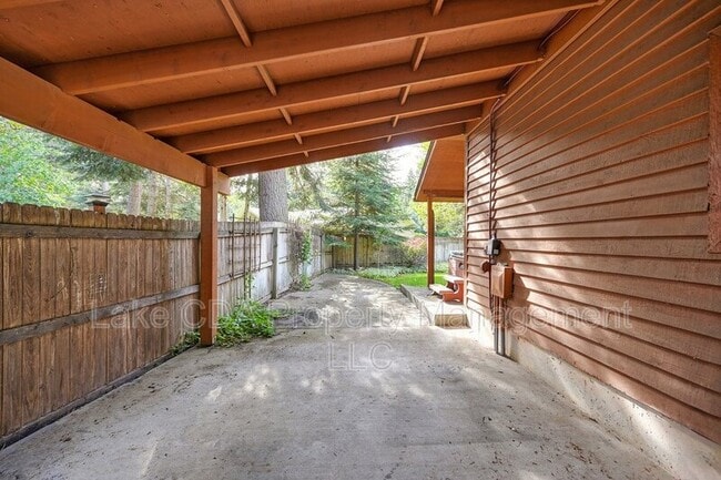 Building Photo - 12616 N Emerald Dr