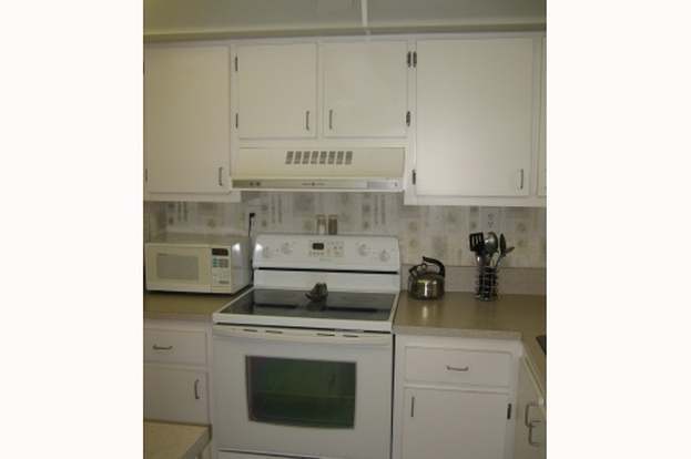 Building Photo - 1100 Ponce De Leon Cir