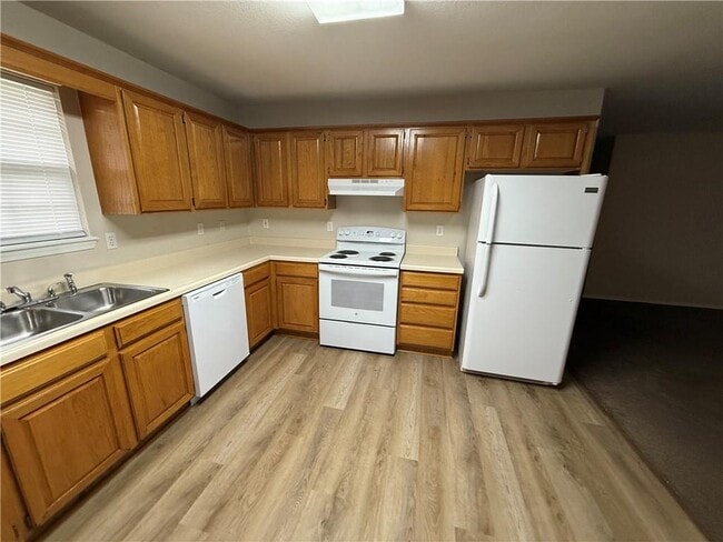 Building Photo - 1160 N Boxley Ave