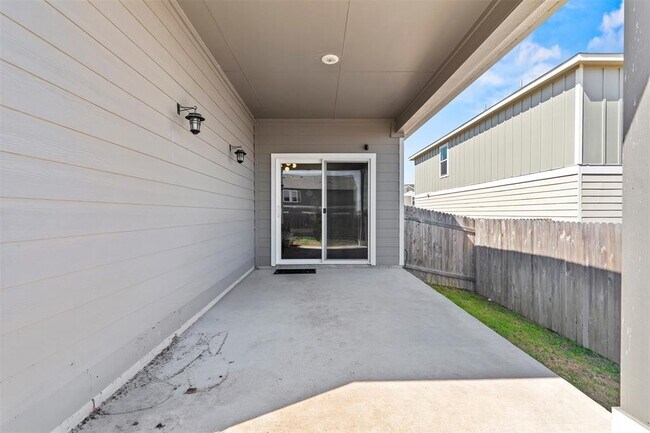 Building Photo - 14705 Shooter McGavin Dr