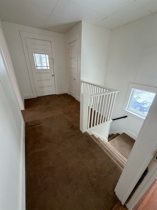 Building Photo - 80 Central St