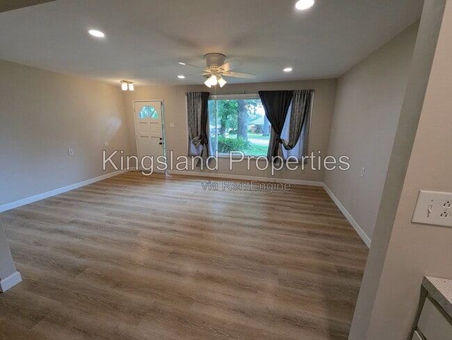 Building Photo - 4101 Koeln Ave