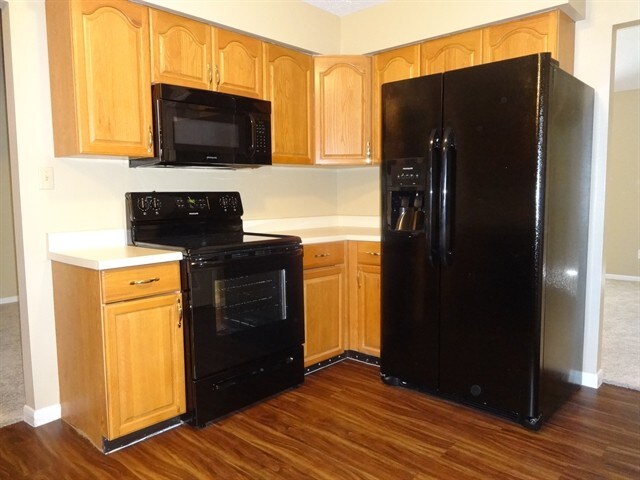 Building Photo - 407 Lazy Ln