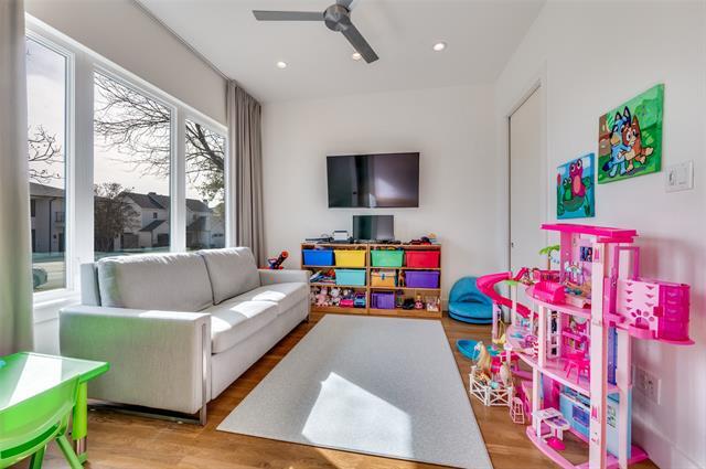 Building Photo - 3925 Lively Ln