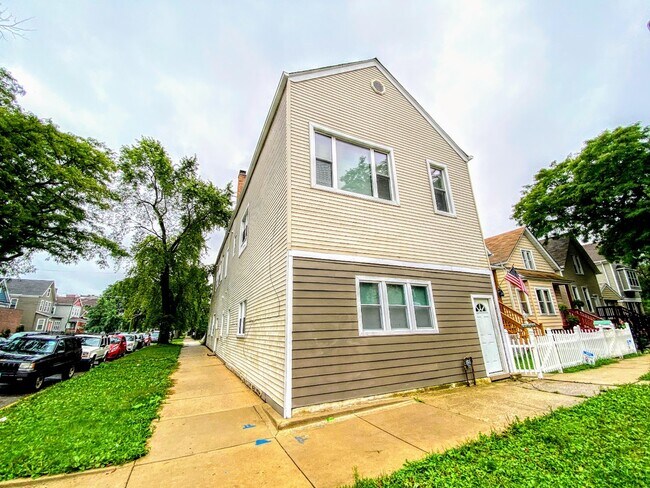 Primary Photo - 3501 W Cortland St