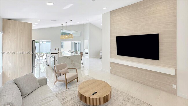 Building Photo - 600 Stanton Dr