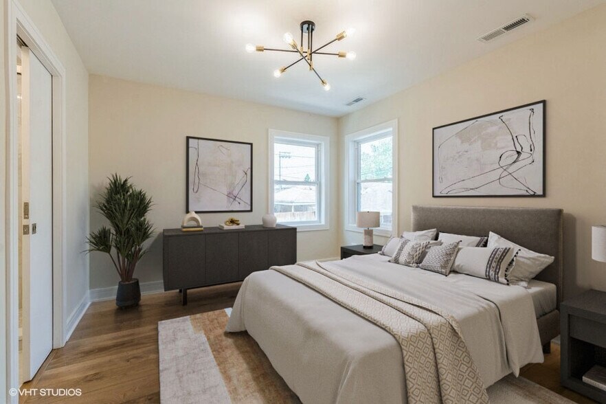 Building Photo - 7026 W Diversey Ave