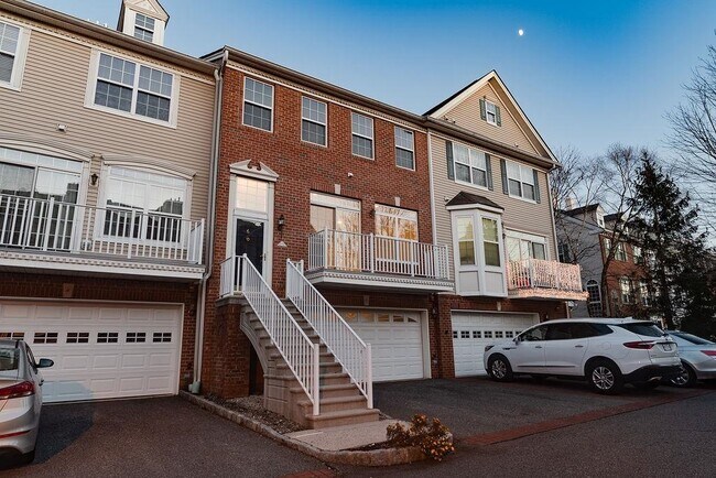 Building Photo - 6 Carpenter Ct