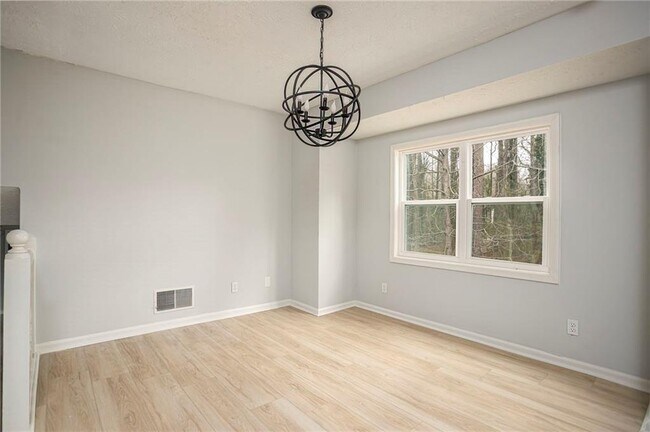 Building Photo - 1106 Oak Rd SW