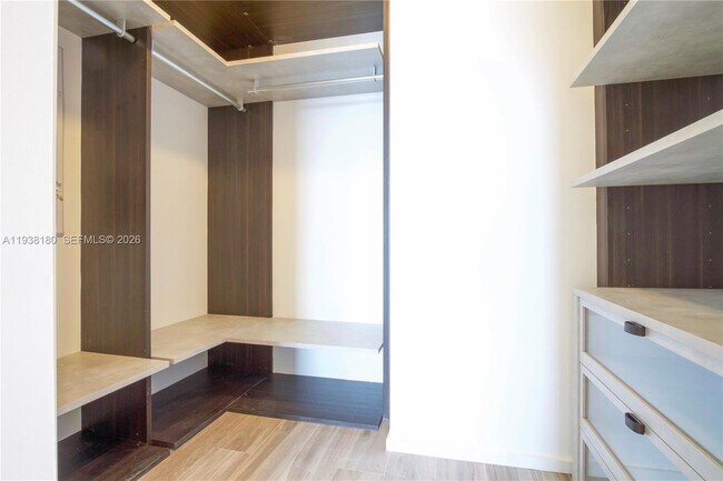 Building Photo - 801 S Miami Ave