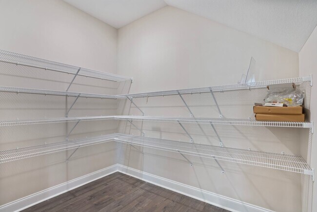 Building Photo - 3601 Westlake Dr