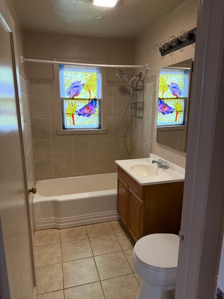 Building Photo - 210 2nd St