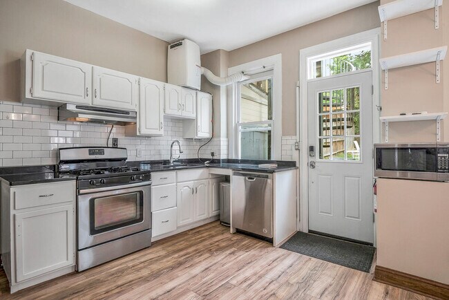 Main Level - Kitchen - 451 Park Rd NW