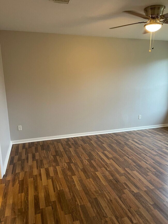 Building Photo - 24202 Bar Kay Ln